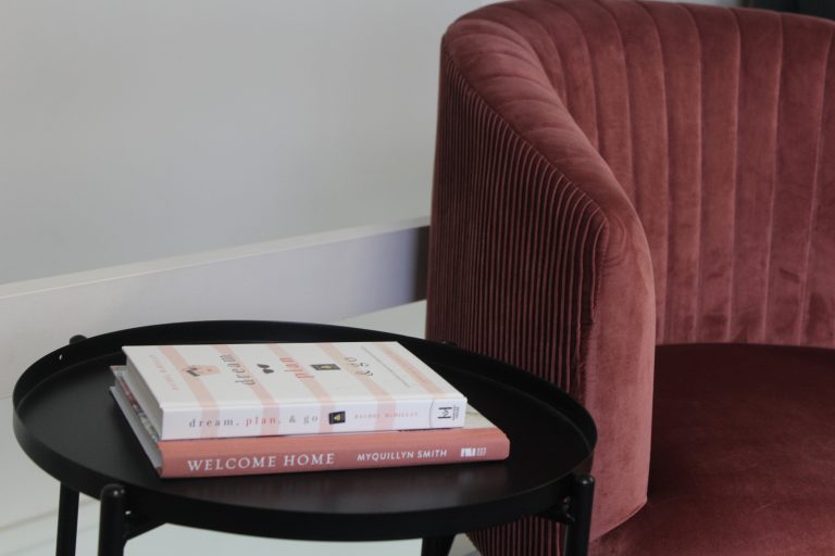 Perla Chair Velvet Fluted Back